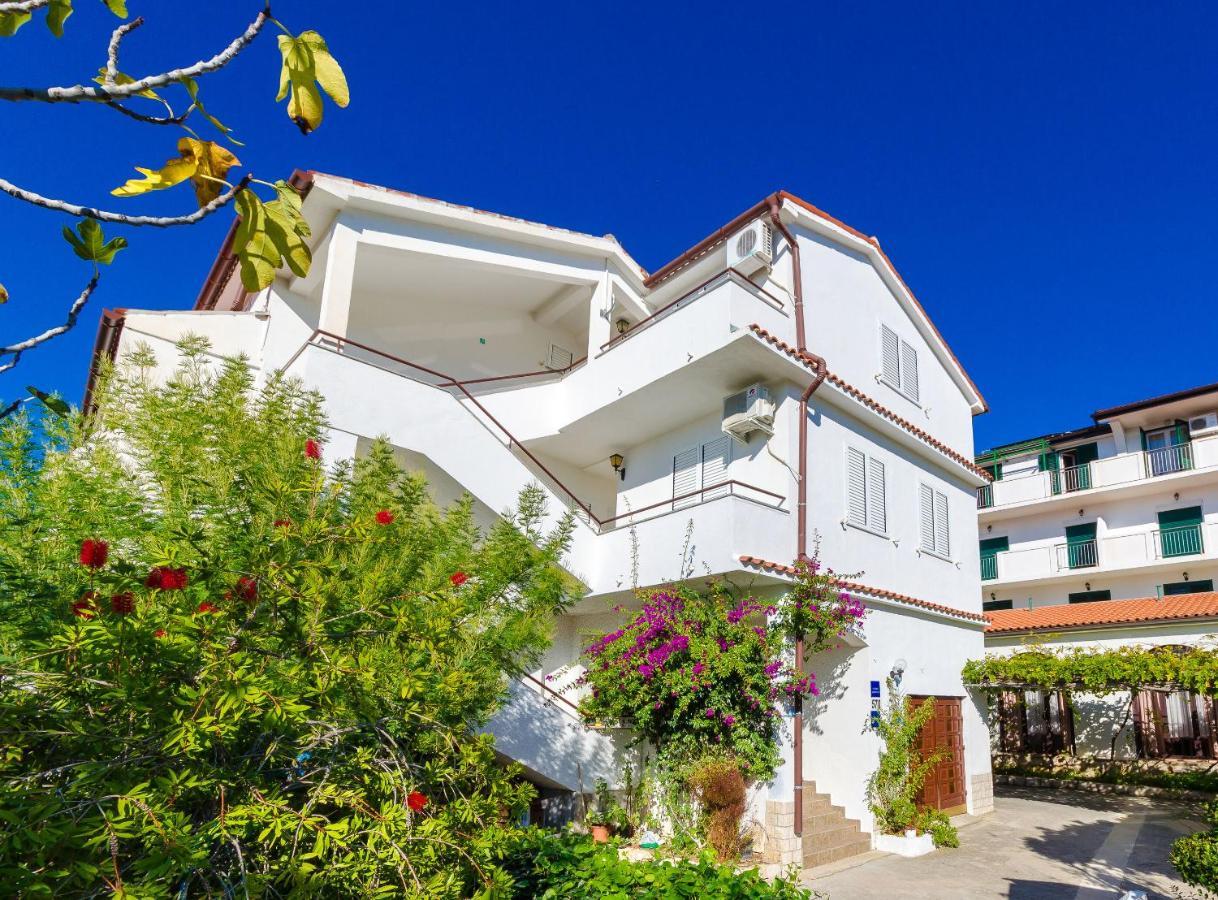 Apartments Anica J Лопар Экстерьер фото