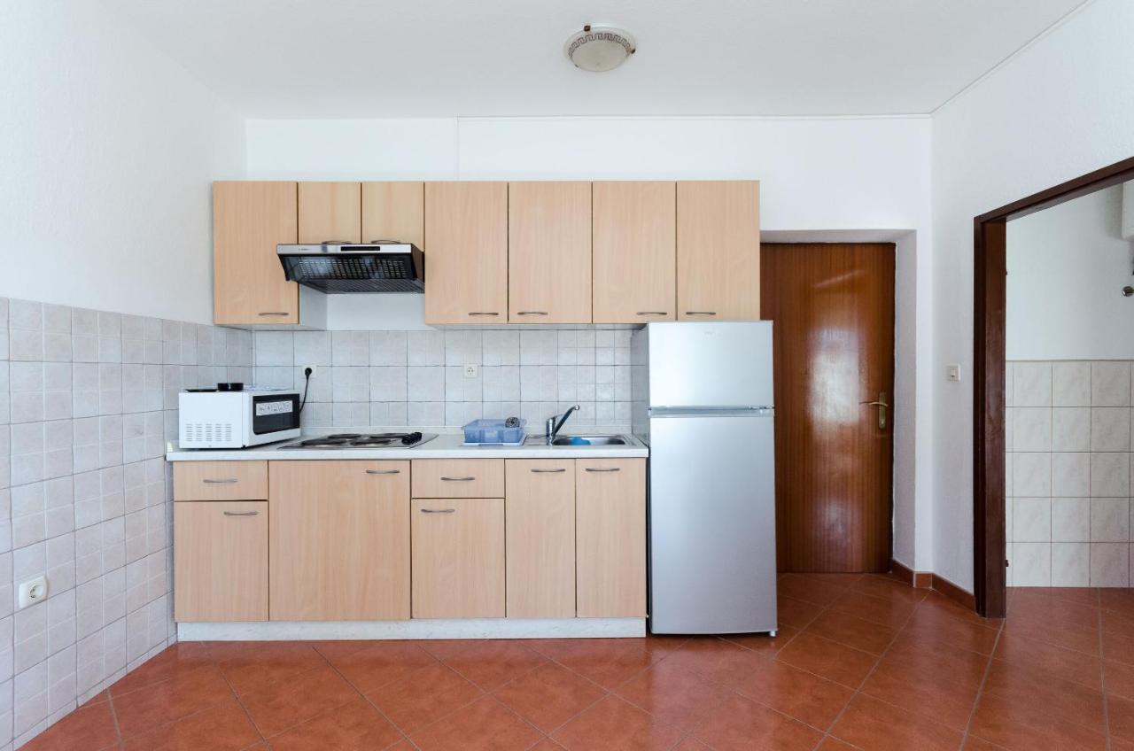 Apartments Anica J Лопар Экстерьер фото