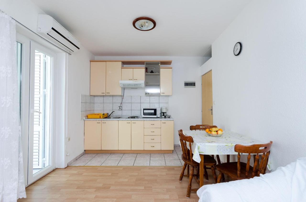 Apartments Anica J Лопар Экстерьер фото