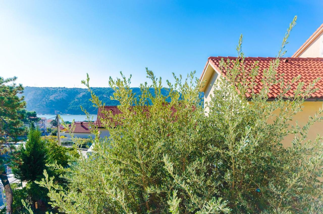 Apartments Anica J Лопар Экстерьер фото