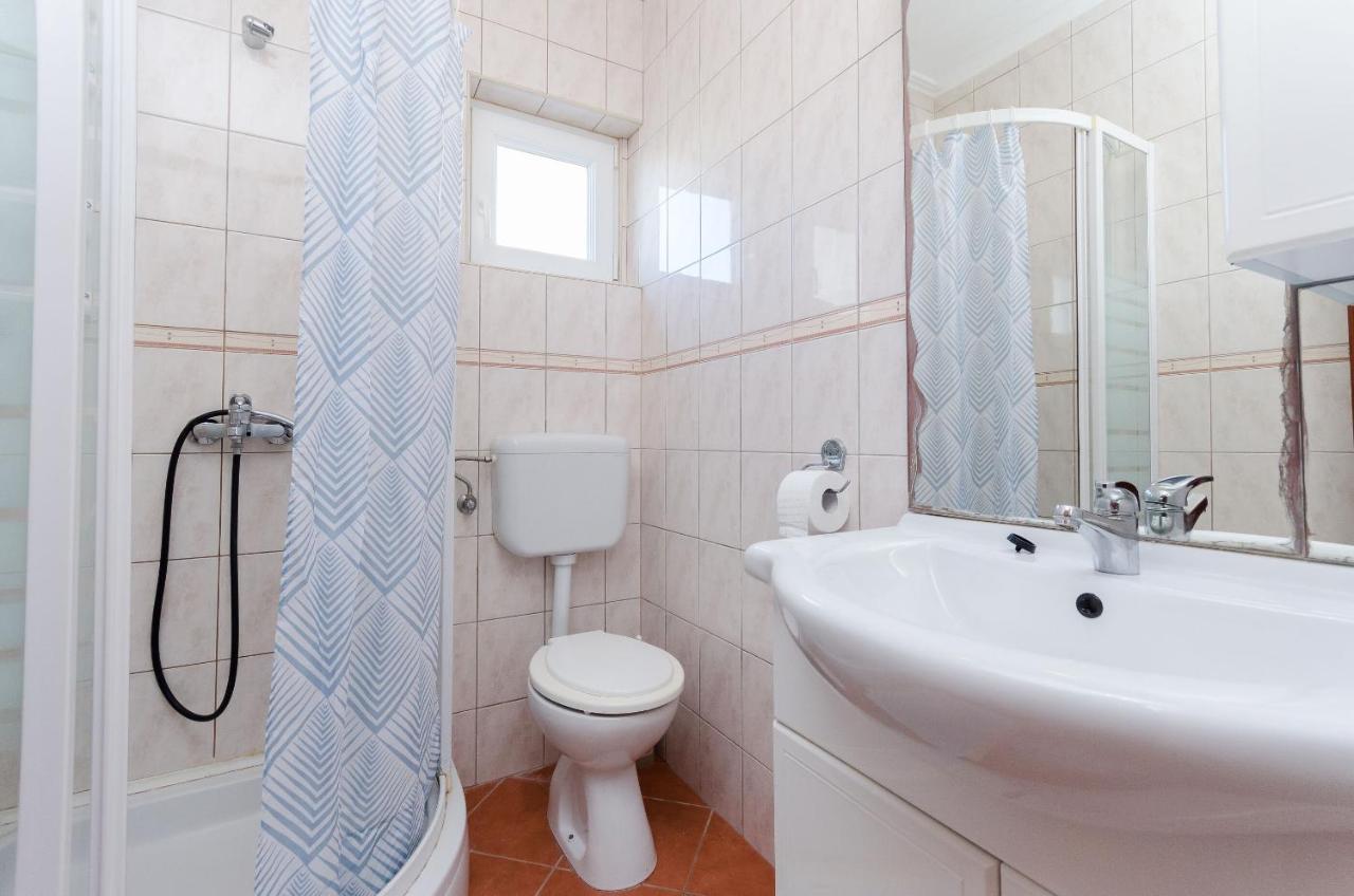 Apartments Anica J Лопар Экстерьер фото