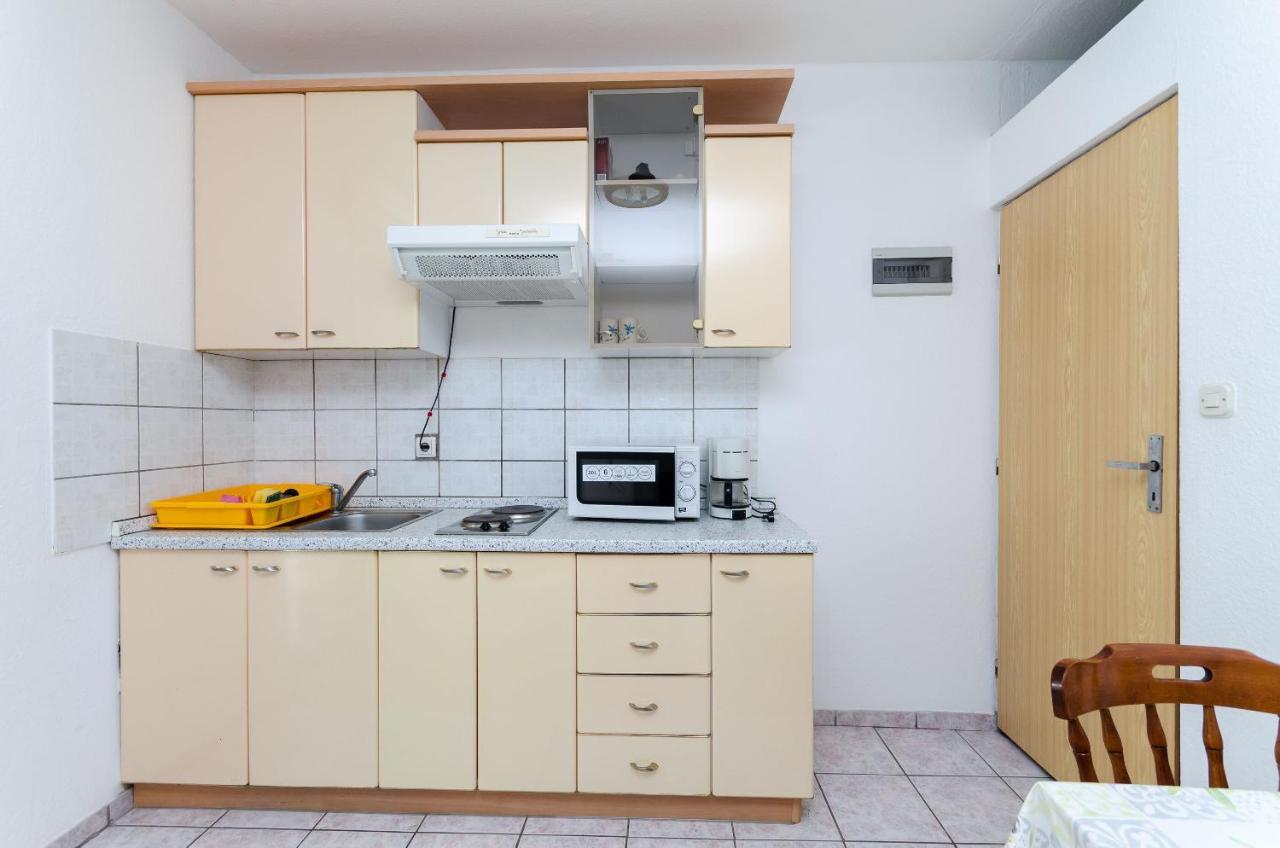 Apartments Anica J Лопар Экстерьер фото