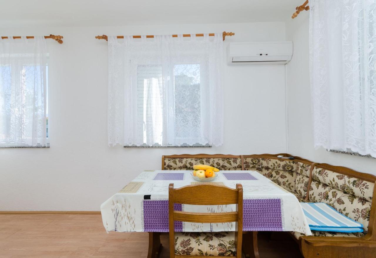 Apartments Anica J Лопар Экстерьер фото