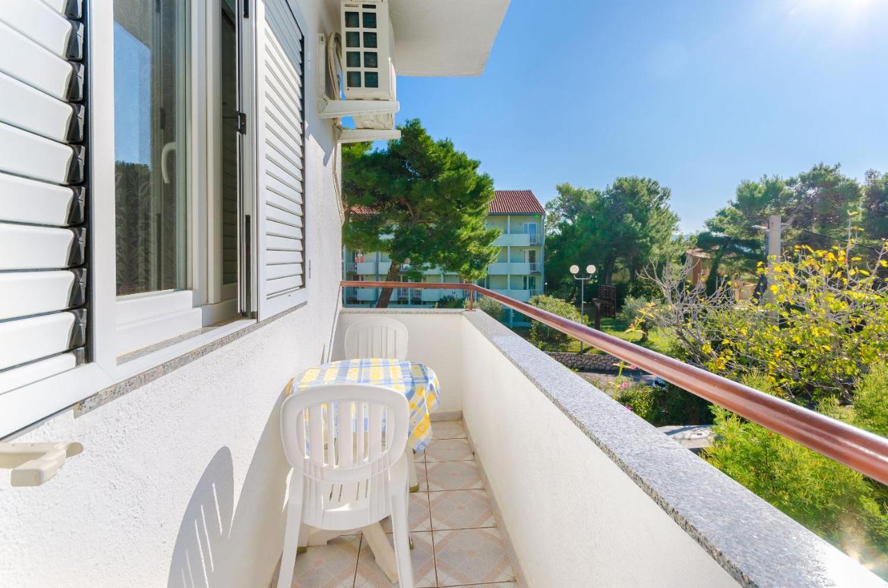 Apartments Anica J Лопар Экстерьер фото