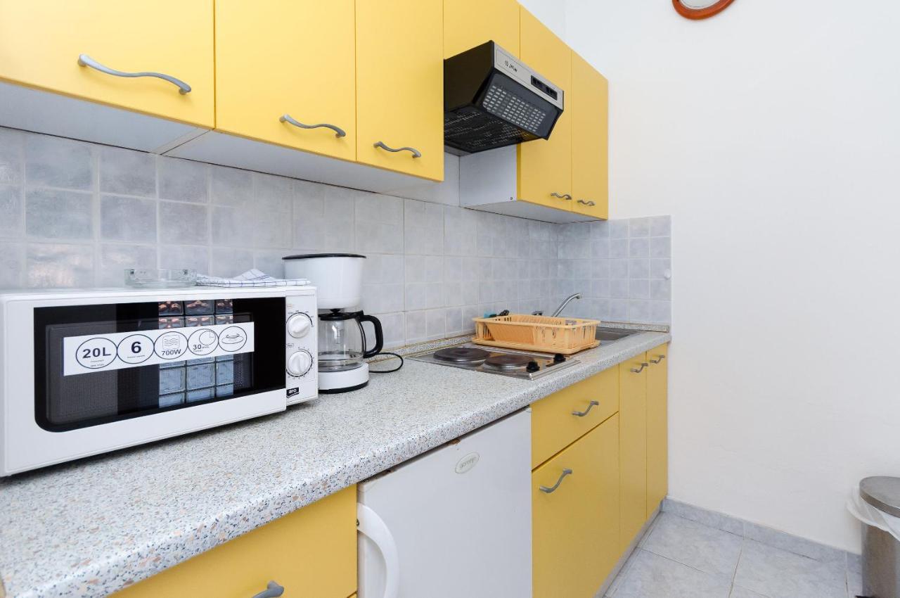Apartments Anica J Лопар Экстерьер фото