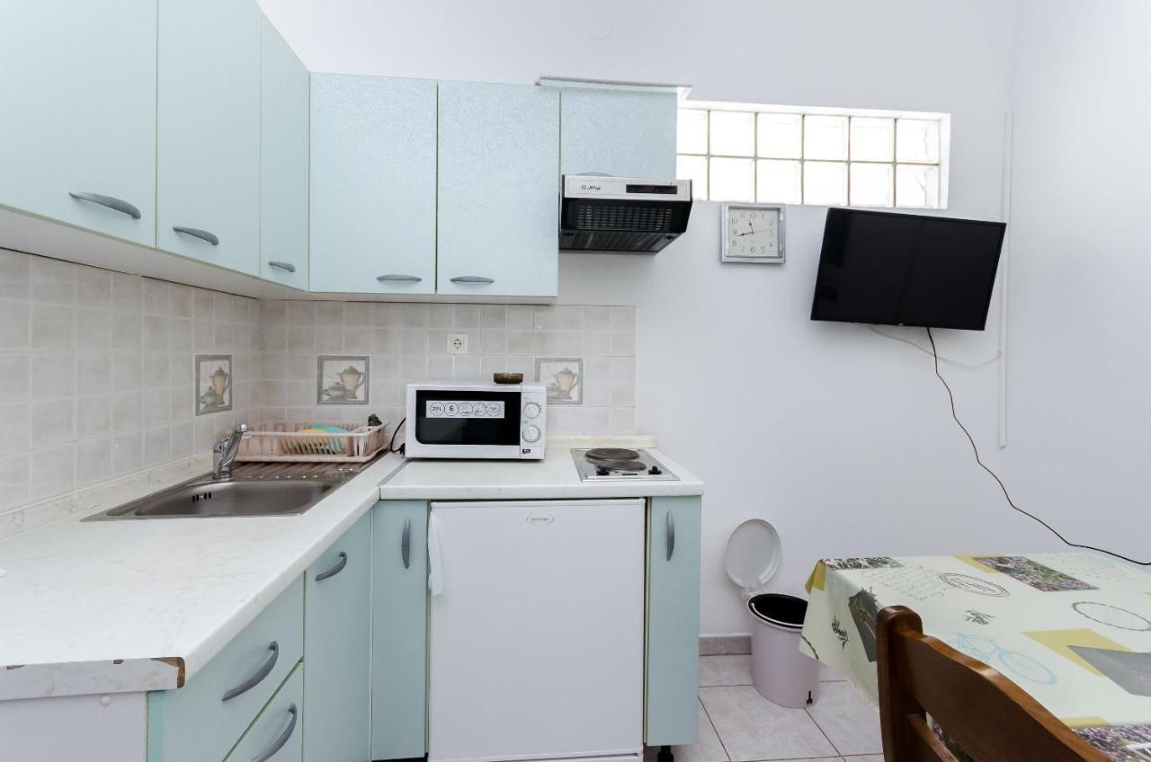 Apartments Anica J Лопар Экстерьер фото