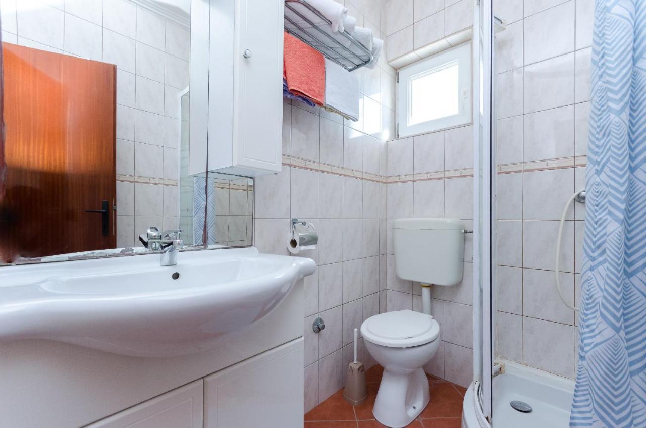 Apartments Anica J Лопар Экстерьер фото
