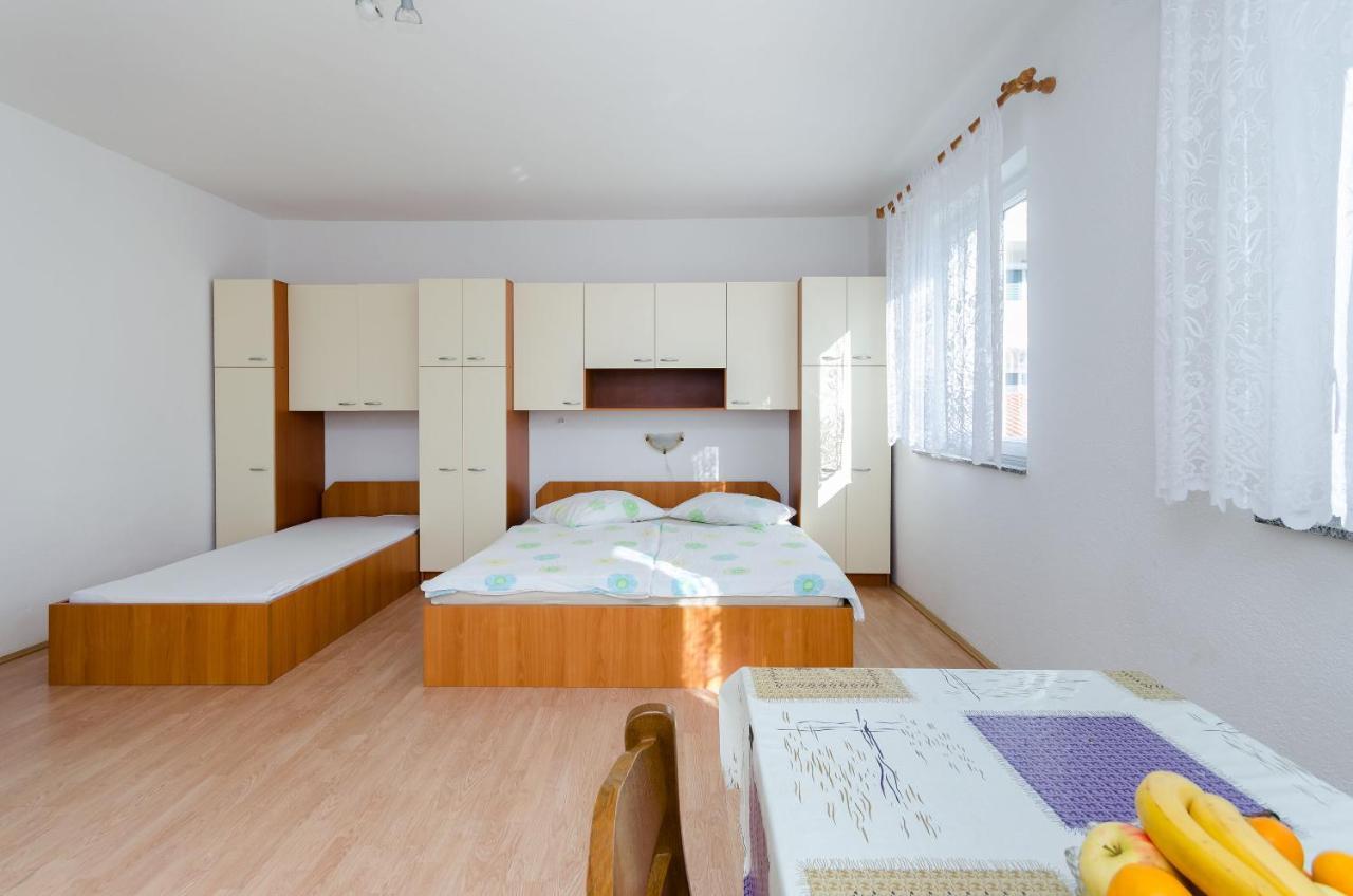 Apartments Anica J Лопар Экстерьер фото