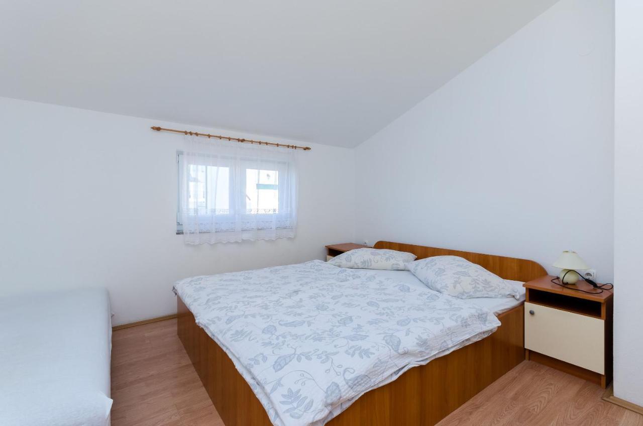 Apartments Anica J Лопар Экстерьер фото