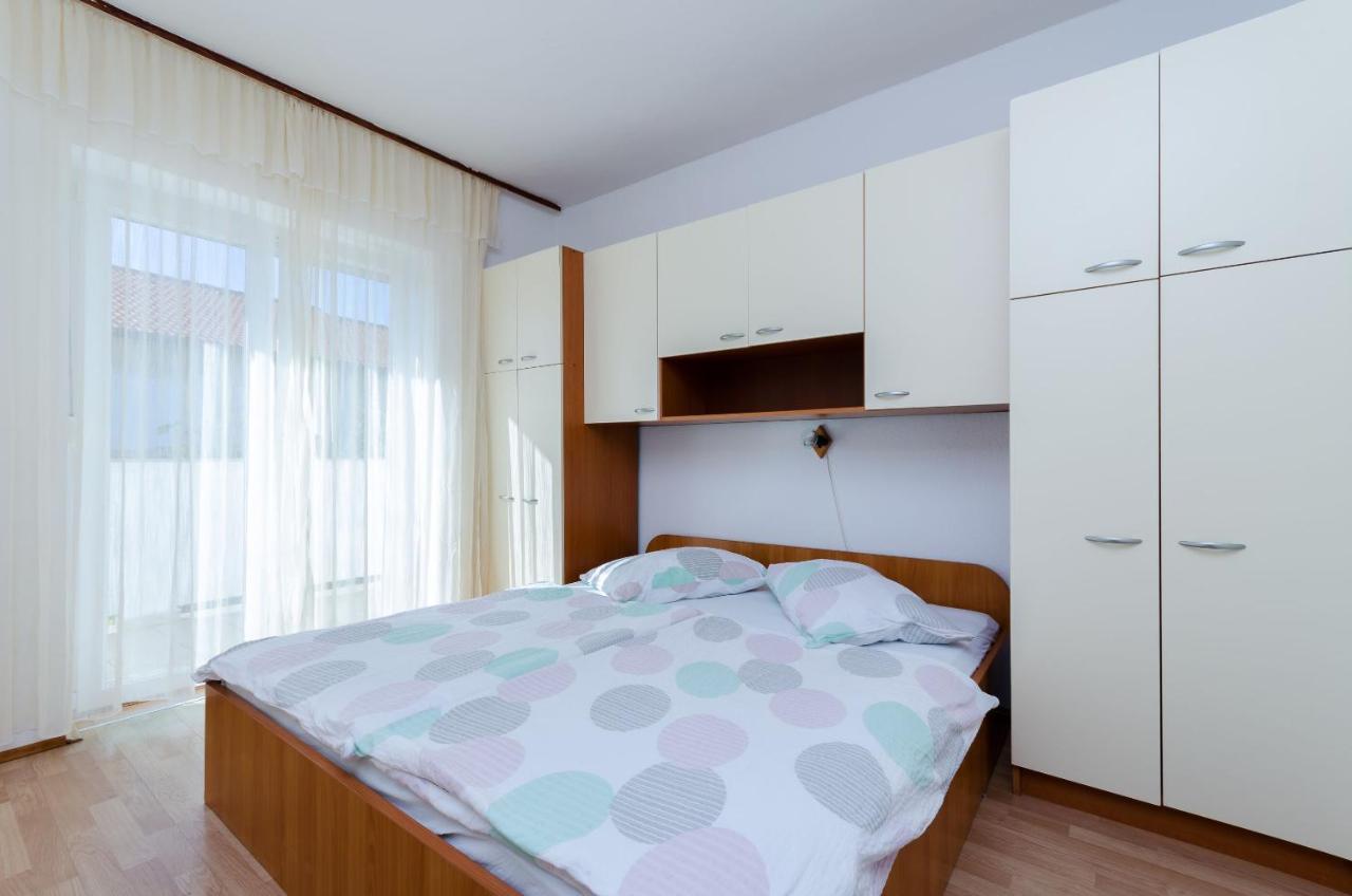 Apartments Anica J Лопар Экстерьер фото