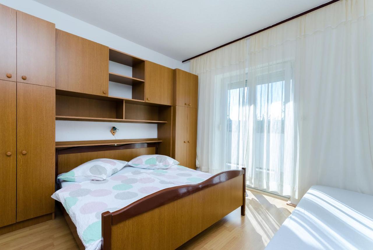 Apartments Anica J Лопар Экстерьер фото